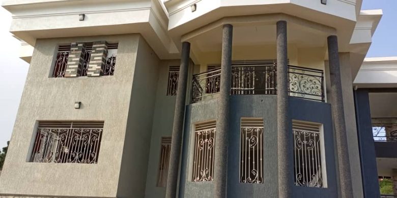 7 bedrooms house for sale in Lubowa 26 decimals at 1 billion shillings