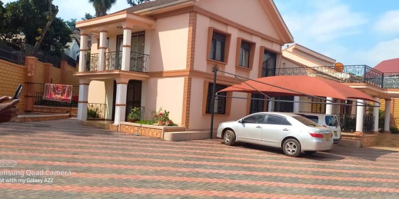 4 bedrooms house for sale in Najjanankumbi 25 decimals at 600m