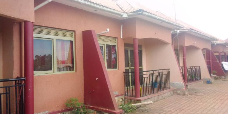 5 rental houses for sale in Kawuku at 200m