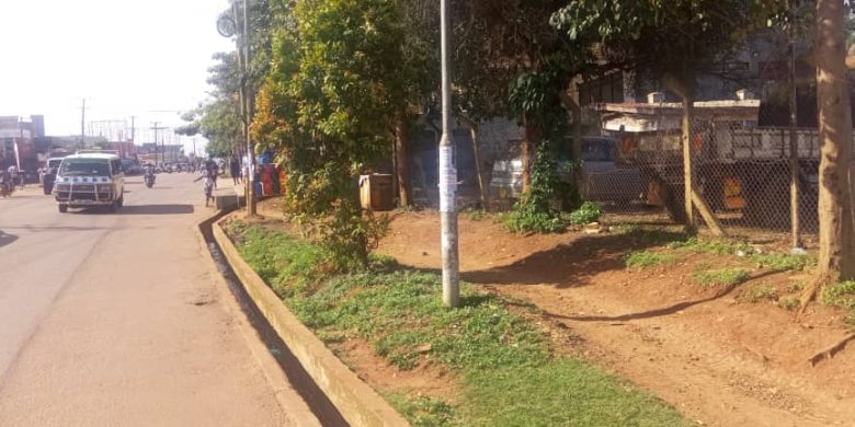 22 decimals commercial plot of land for sale in Kansanga Ggaba road at 1 billion shillings