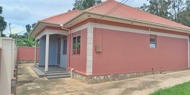 2 rental units for sale in Namugongo Sonde 1.2m monthly at 190m