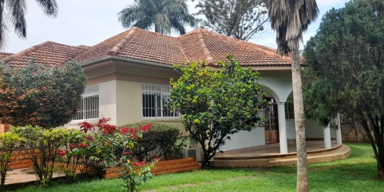 4 bedrooms house for sale in Muyenga with a swimming pool at $500,000