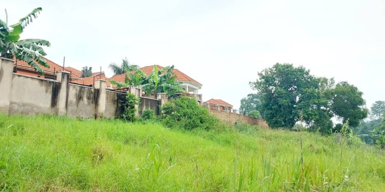1.25 acres of land for sale in Namugongo Protestant Shrine at 500m
