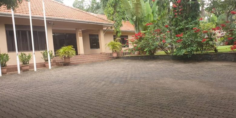 4 bedrooms house for sale in Kololo on 60 decimals at $1.6m
