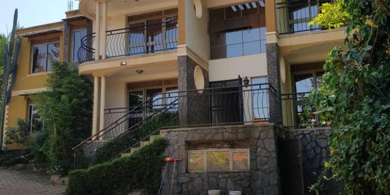 4 apartments block for sale in Kiwatule on Ntinda Kyambogo road at 900m