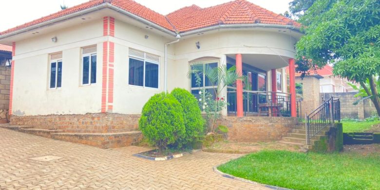 4 bedrooms house for sale in Magere off Gayaza road at 280m