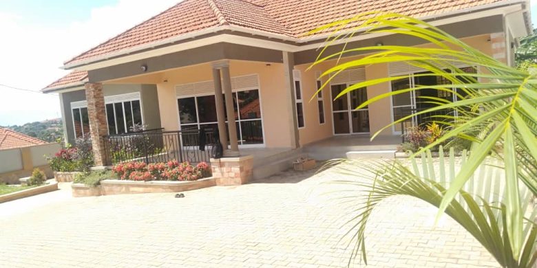 4 bedrooms house for sale in Kitende 24 decimals at 650m