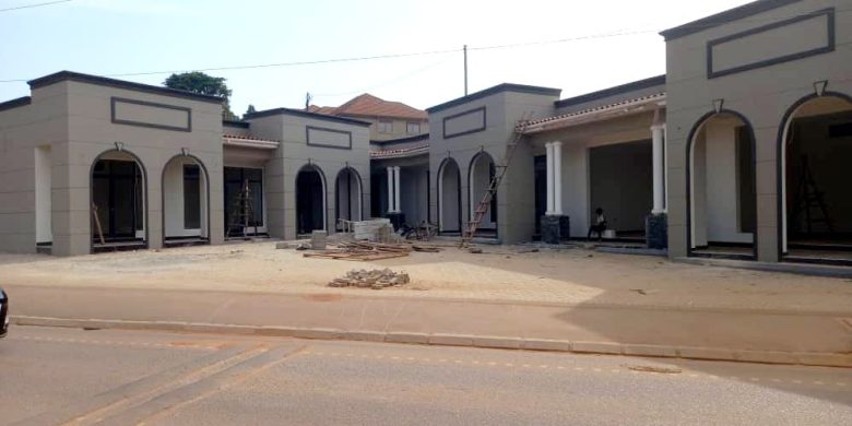 Commercial building for sale in Komamboga 8m monthly at 870m