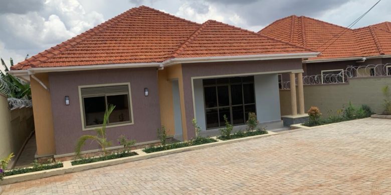 4 bedrooms house for sale in Kyanja 12 decimals at 500m