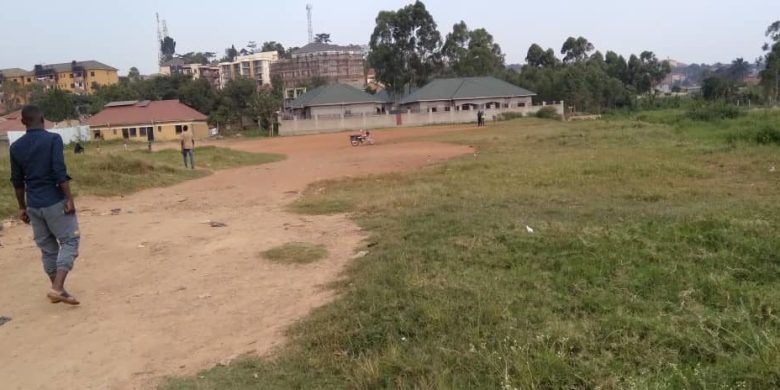 80 decimals plot of land for sale in Mengo at 850m