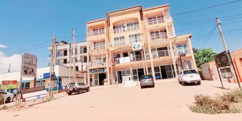 Commercial building for sale in Kyaliwajjala 16.8m per month at 2 billion shillings