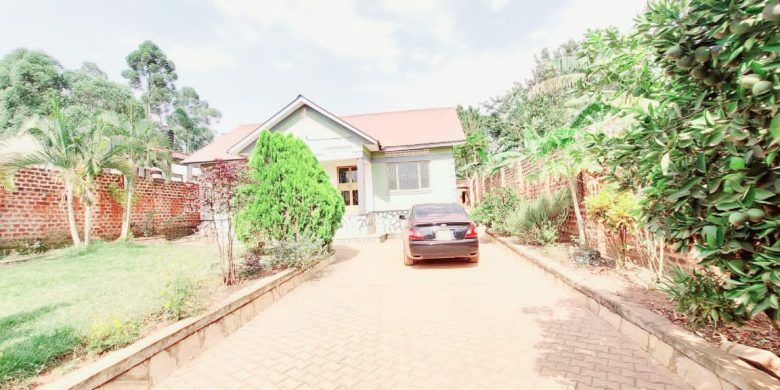 3 bedrooms house for sale in Kira Kito at 190m