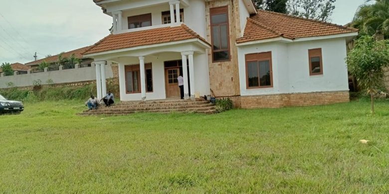 6 bedrooms house for sale in Buwate Najjera 44 decimals at 470m