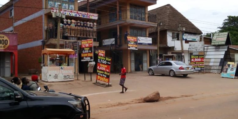 Commercial building for sale in Kyaliwajjala 16m monthly at 1 billion shillings