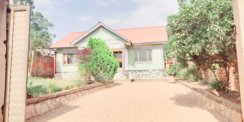 3 bedrooms house for sale in Kira Kito at 190m