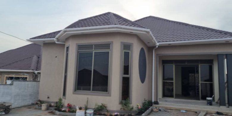 3 bedrooms house for sale in Gayaza at 250m