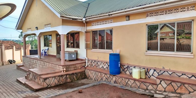 5 bedrooms house for sale in Namugongo 250m