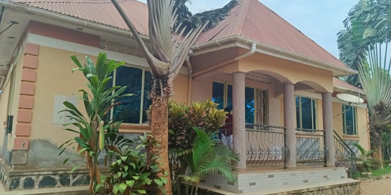 3 bedrooms house for sale in Kira Mamerito Road 165m