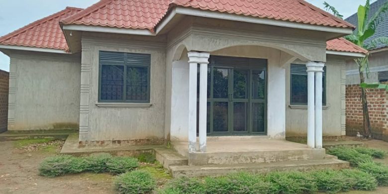 3 bedrooms house for sale in Mukono Nsambwe 100m