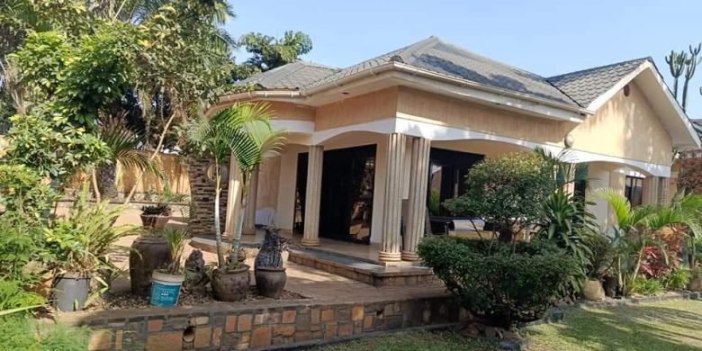 4 bedrooms house for sale in Kyaliwajjala 26 decimals at 500m