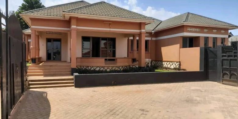 4 bedrooms house for sale in Gayaza Nakwero 25 decimals at 300m