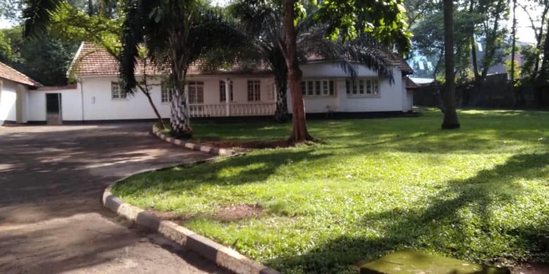 4 bedrooms for rent in Kyambogo at 3m per month