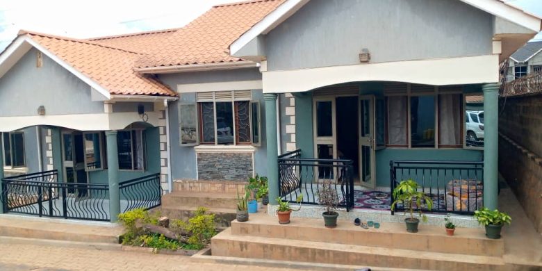 5 rental units for sale in Kyanja Kunug at 500m