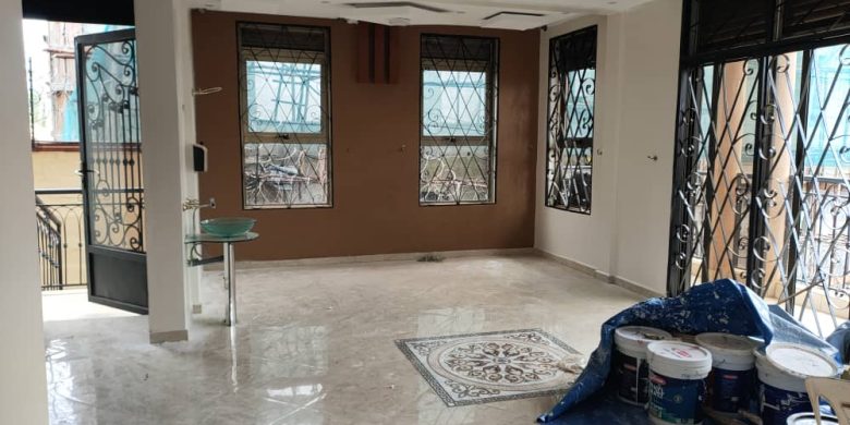 5 bedrooms lake view house for sale in Munyonyo at $550,000