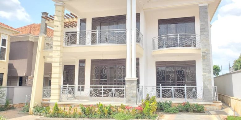 7 bedrooms house for sale in Kyanja at 1.1bn Shillings