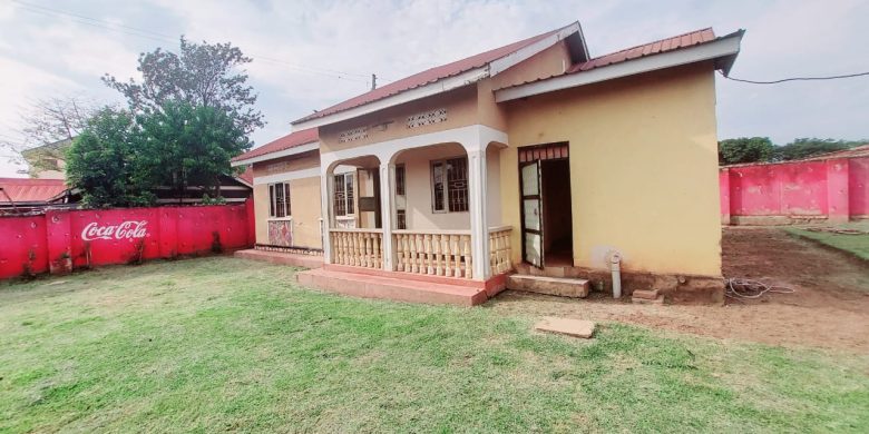 3 bedrooms house for sale in Bweyogerere Kasubi 20 decimals at 160m