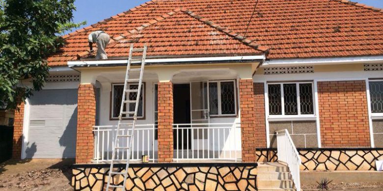 3 bedrooms house for sale in Ntinda at 580m