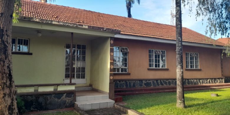 3 bedrooms house for rent in Kyambogo at $1,300