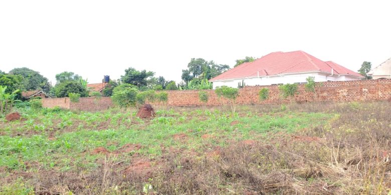 1 acre of land for sale in Magere Gayaza road at 380m