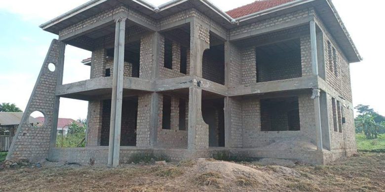 6 bedrooms shell house for sale in Nkumba at 250m