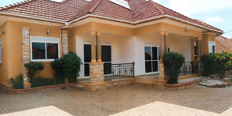 4 bedrooms house for sale in Mamerito Road Kira at 500m