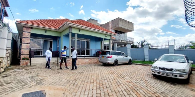 4 bedrooms house for sale in Kira Mulawa at 350m