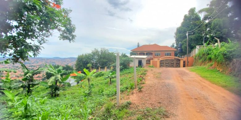38 decimals plot of land for sale in Buziga with Lake view at 750m