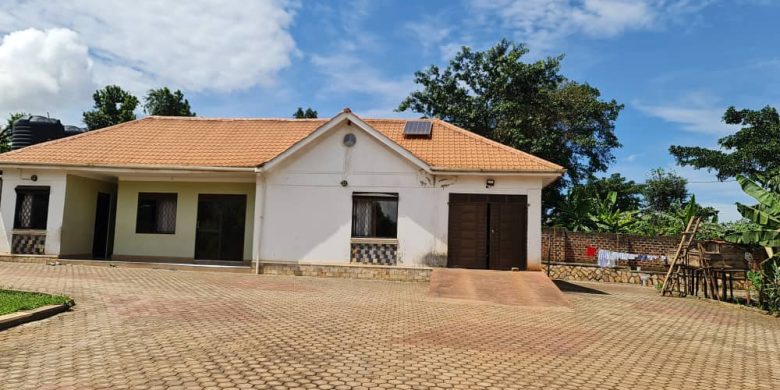4 bedrooms house for sale in Kitende Kitovu 45 decimals at 190m