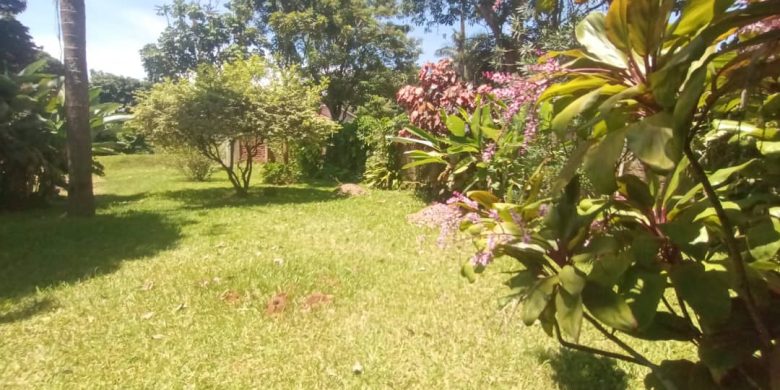 60 decimal plot of land for sale in Bunga Kawuku at 1.4 Billion Shillings