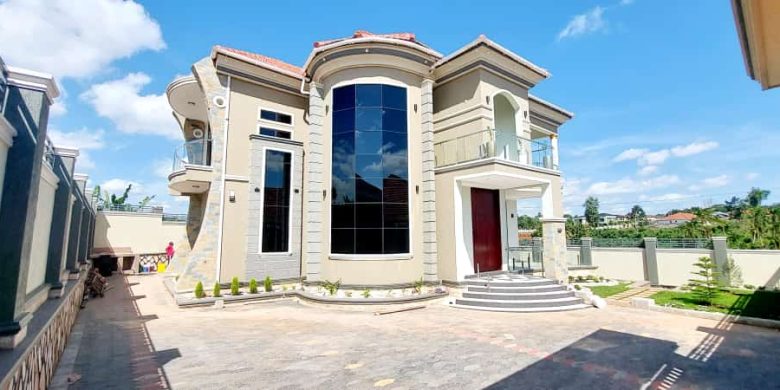 6 Bedrooms House For Sale In Kira 850m