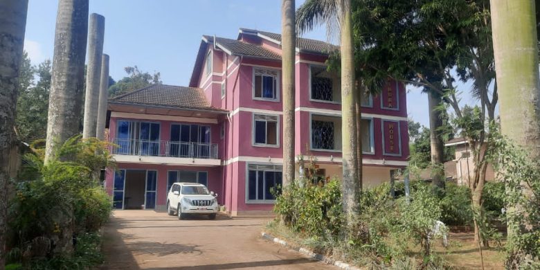 12 rooms house for rent in Bugolobi at 5,500 USD