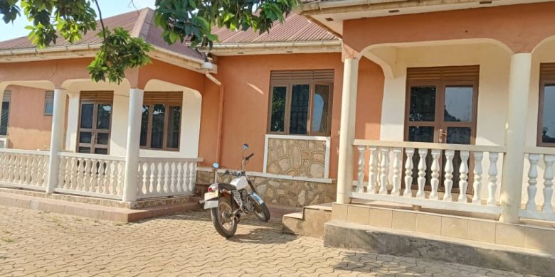3 rental units for sale in Sonde Misindye at 175m