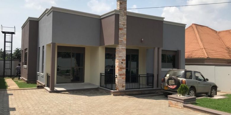 3 bedrooms house for sale in Kira Kimwanyi at 290m