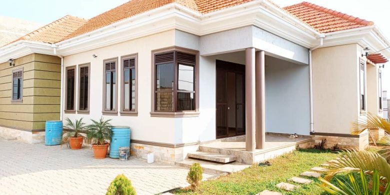 3 bedrooms house for sale in Namugongo Sonde Misindye at 380m