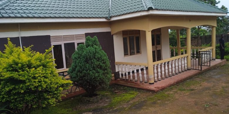 3 bedrooms house for sale in Sonde 100x100ft at 175m