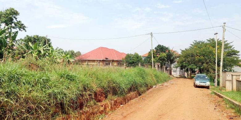 33 decimals plot of land for sale in Kyaliwajjala at 300m
