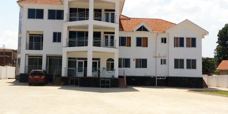 10 bedrooms house for rent in Entebbe on 90 decimals at 5,000 USD per month