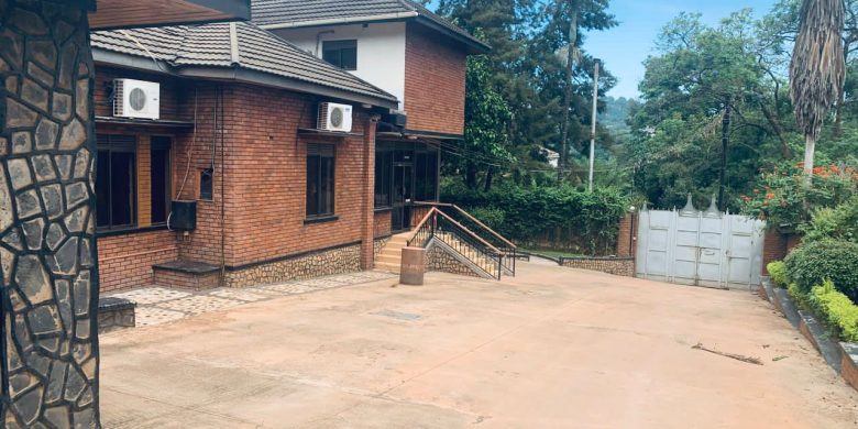 5 bedrooms house for sale in Nakasero on half acre with swimming pool at $1.75m