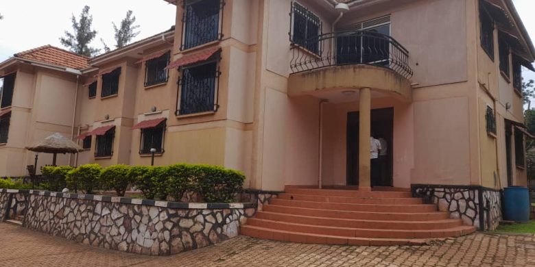 4 units apartment complex for sale in Naguru 84,000 USD yearly at $900,000