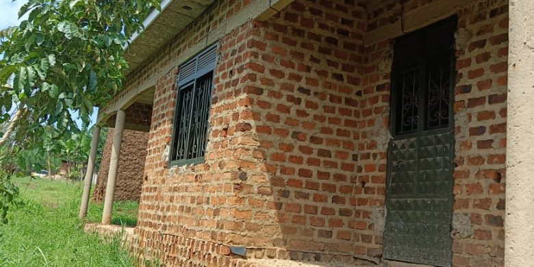 3 Bedrooms shell house for sale in Kikandwa Wakiso 150x150ft at 180m